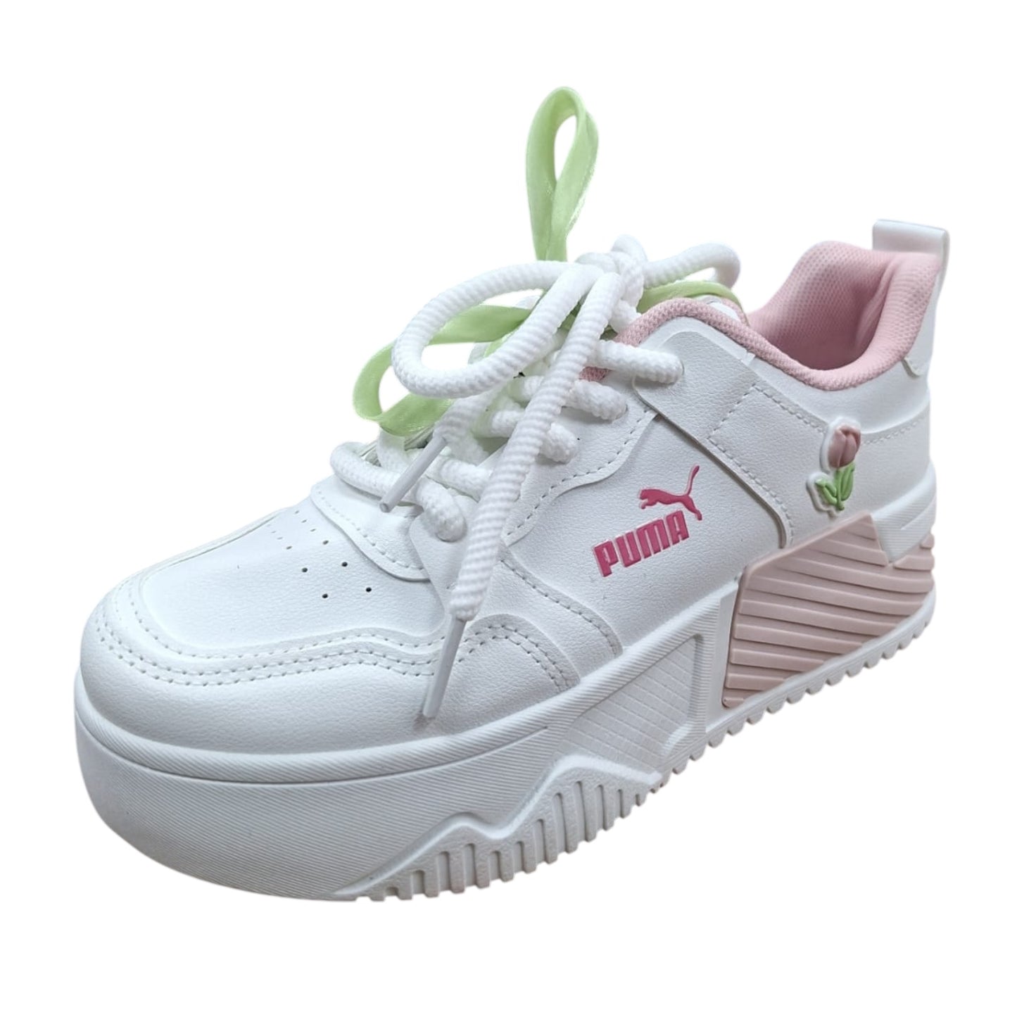 ZAPATOS ALTOS BLANCOS CON TULY ROSADO